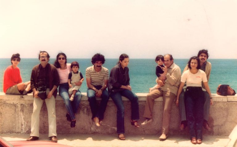 در «حاشیه جهان» فیلمی از یاسمن عامری